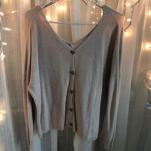 Button back v neck Sweater